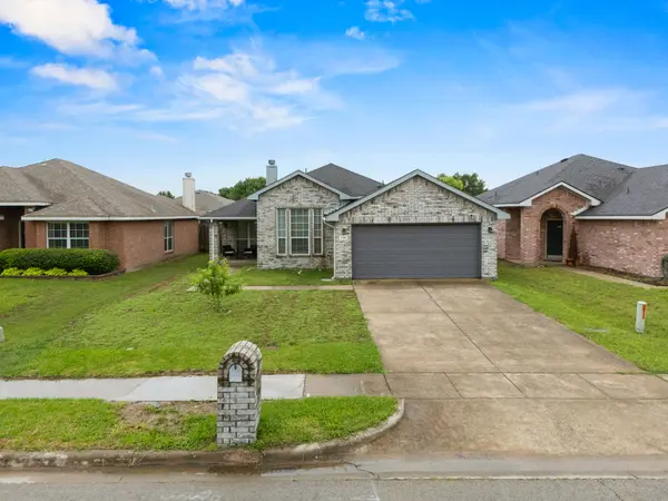 119 Lipan St, Greenville, TX 75402-2807