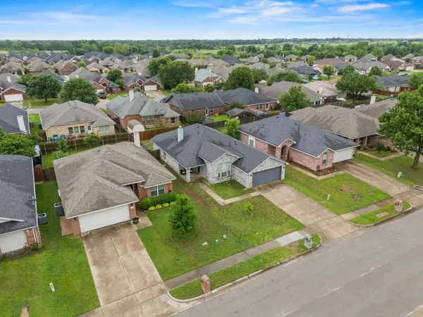 119 Lipan St, Greenville, TX 75402-2807