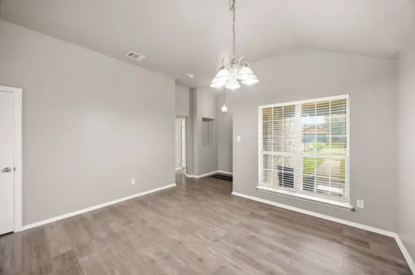 119 Lipan St, Greenville, TX 75402-2807