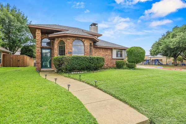 2060 Arbor Creek Drive #B, Carrollton, TX 75010