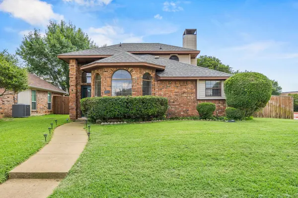2060 Arbor Creek Dr #B, Carrollton, TX 75010-5069