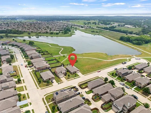 8400 Sioux Trail, Aubrey, TX 76227