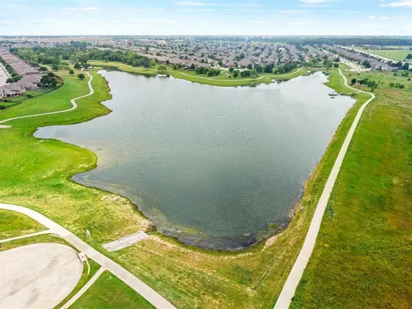 8400 Sioux Trail, Aubrey, TX 76227