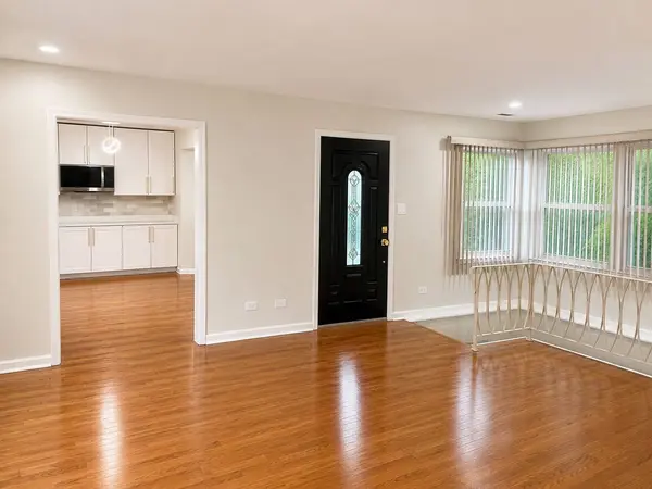 4N015 Kenwood AVE, West Chicago, IL 60185