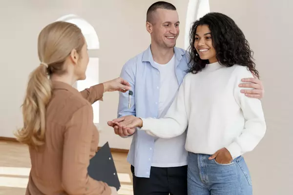 feature image of The Value of Hiring a Real Estate Agent When Buying or Selling a Home