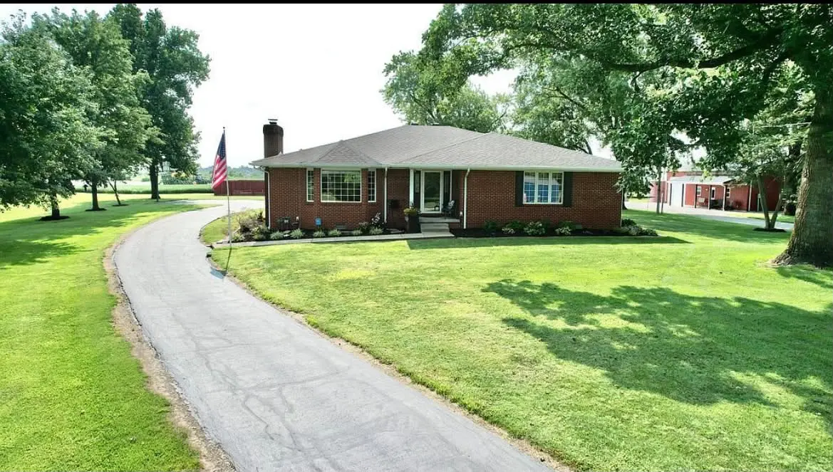 1799 S Stevenson Station Rd, Chandler, IN 47610-9637