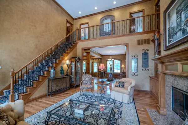 15239 E Geist Ridge DR, Fishers, IN 46040