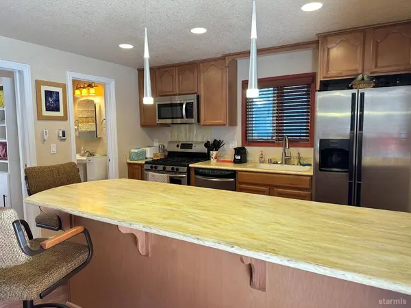 2613 Fountain Avenue, South Lake Tahoe, CA 96150