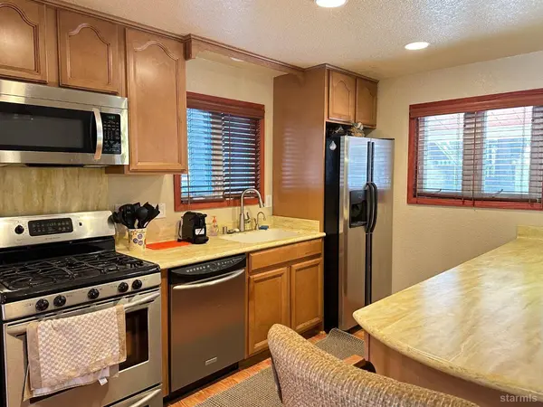 2613 Fountain Avenue, South Lake Tahoe, CA 96150
