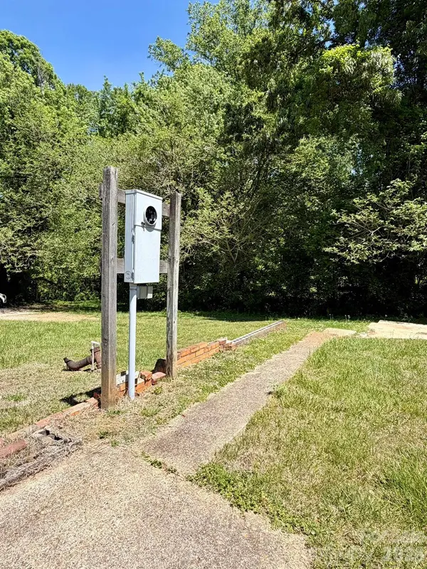 100 4th Em ST, Marion, NC 28752