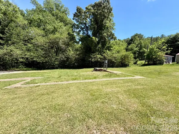 100 4th Em ST, Marion, NC 28752