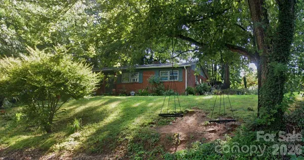 112 Darcus LN, Asheville, NC 28806