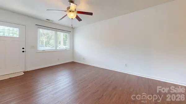 31 English Ivy RD, Asheville, NC 28806