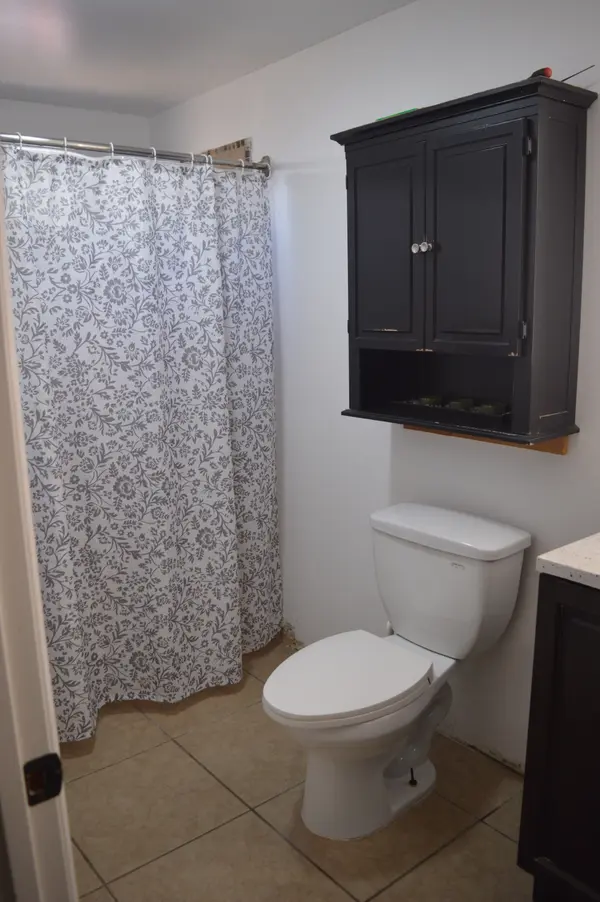 17827 E Laxford Rd, Azusa, CA 91702-5632