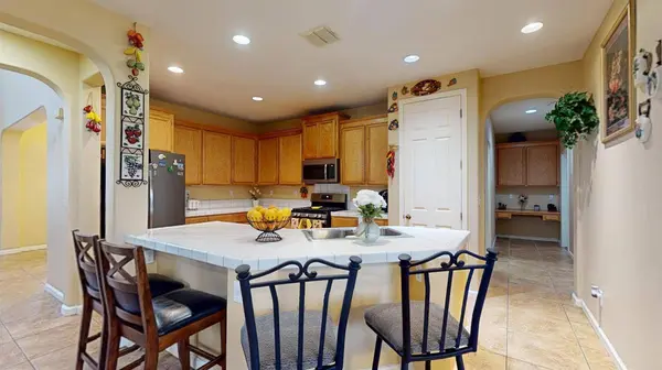 1055 San Jose AVE, Madera, CA 93637