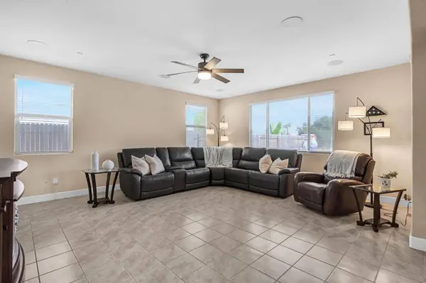 3387 W Kamm AVE, Dinuba, CA 93618