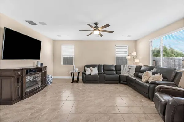 3387 W Kamm AVE, Dinuba, CA 93618