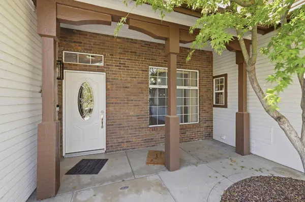 2074 Calimyrna AVE, Clovis, CA 93611