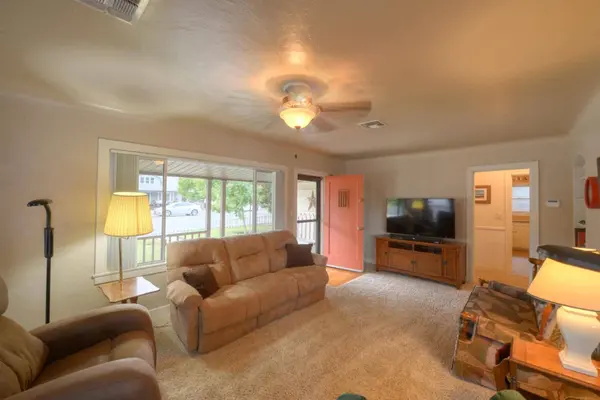 601 N 4th ST, Patterson, CA 95363