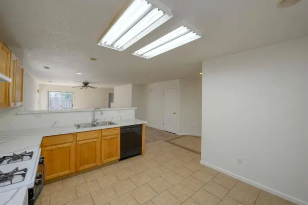 1010 Sparrow Hawk LN, Patterson, CA 95363