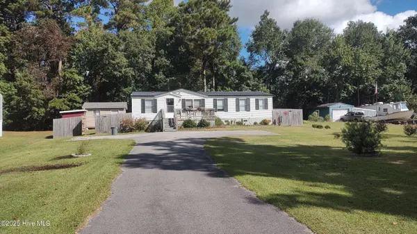 110 Quail Point DR, Hubert, NC 28539