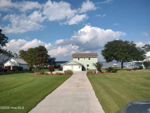 224 River Reach DR, Swansboro, NC 28584