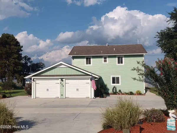 224 River Reach DR, Swansboro, NC 28584