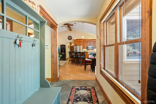 1534 Miztec Street, South Lake Tahoe, CA 96150
