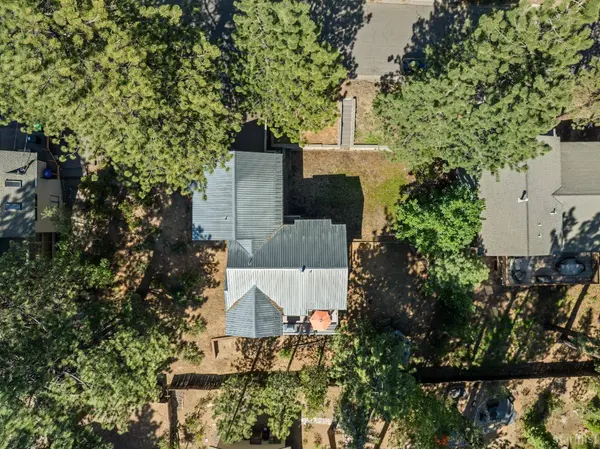 2400 Lupine Trail, South Lake Tahoe, CA 96150