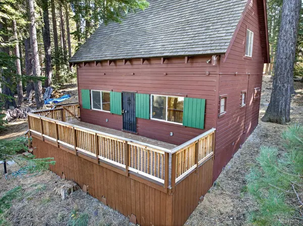 956 Nicoleno Road, South Lake Tahoe, CA 96150