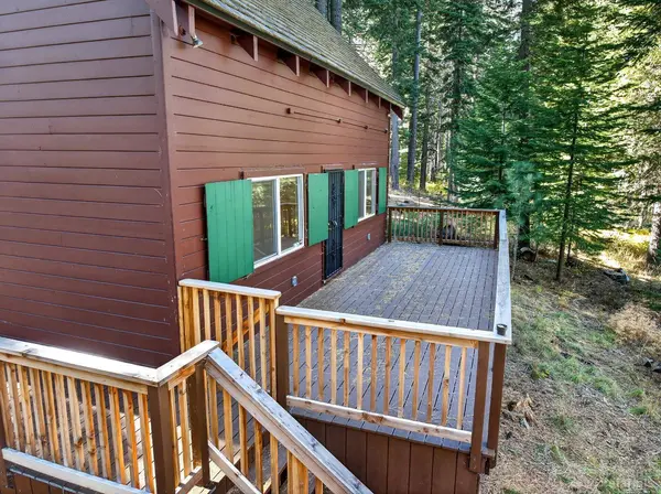 956 Nicoleno Road, South Lake Tahoe, CA 96150
