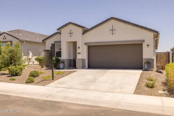 2421 W SABLE Avenue, Apache Junction, AZ 85120