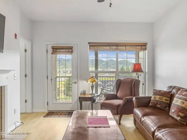 900 Bitner RD Road #Apt O33, Park City, UT 84098