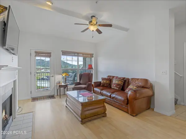 900 Bitner RD Road #Apt O33, Park City, UT 84098