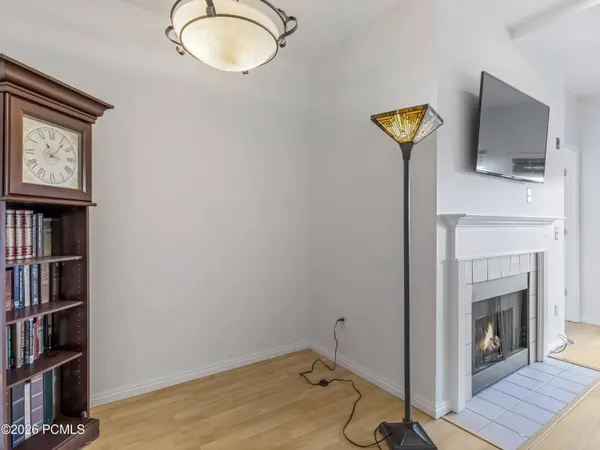 900 Bitner RD Road #Apt O33, Park City, UT 84098