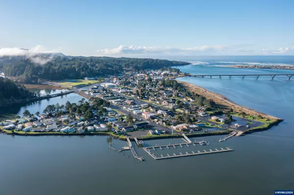 1185 Mill (-1165) St, Waldport, OR 97394