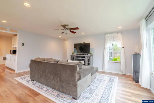 221 Jennings St, Lebanon, OR 97355