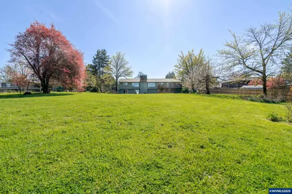 1047 Northview Ln NW NW, Albany, OR 97321