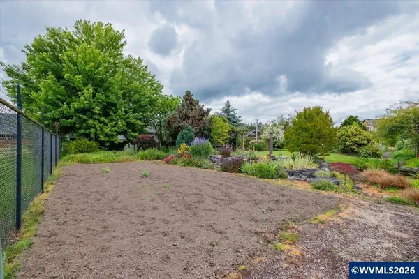 1306 Thorn Dr, Albany, OR 97321
