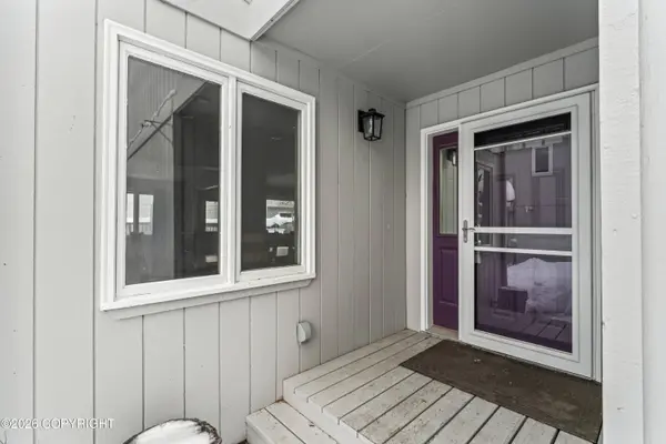 2007 Parkview CIR, Anchorage, AK 99501