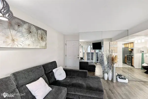 7220 Huntsmen CIR #6B, Anchorage, AK 99518