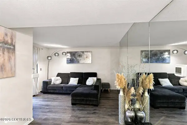 7220 Huntsmen CIR #6B, Anchorage, AK 99518