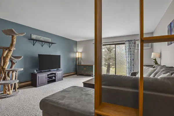 1015 N Sunnyvale Lane #D, Madison, WI 53713