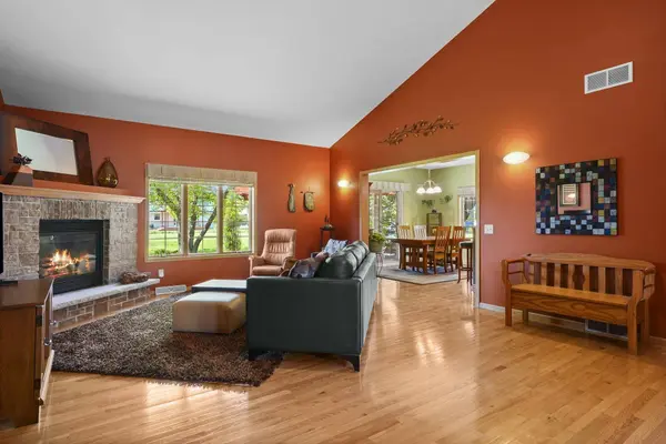 405 Lindsay Way, Cottage Grove, WI 53527