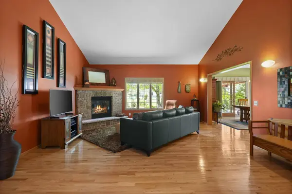 405 Lindsay Way, Cottage Grove, WI 53527