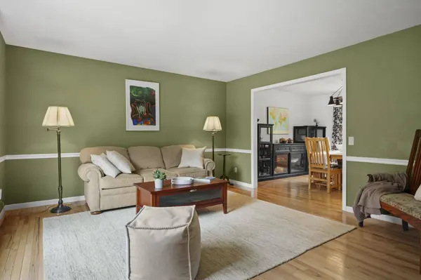 37 N Harwood Circle, Madison, WI 53717
