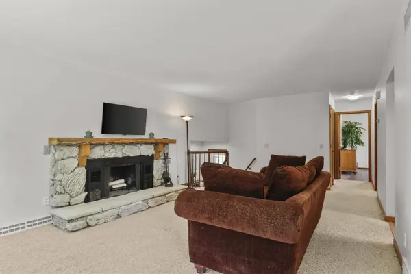 14 Weeping Birch Circle, Madison, WI 53704