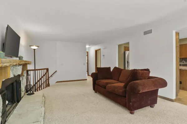 14 Weeping Birch Circle, Madison, WI 53704