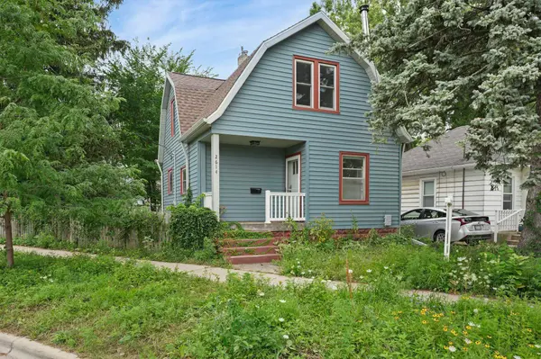 2614 St Paul Avenue, Madison, WI 53704
