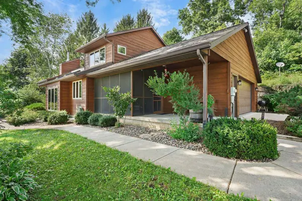 10576 Mayflower Road, Mount Horeb, WI 53572